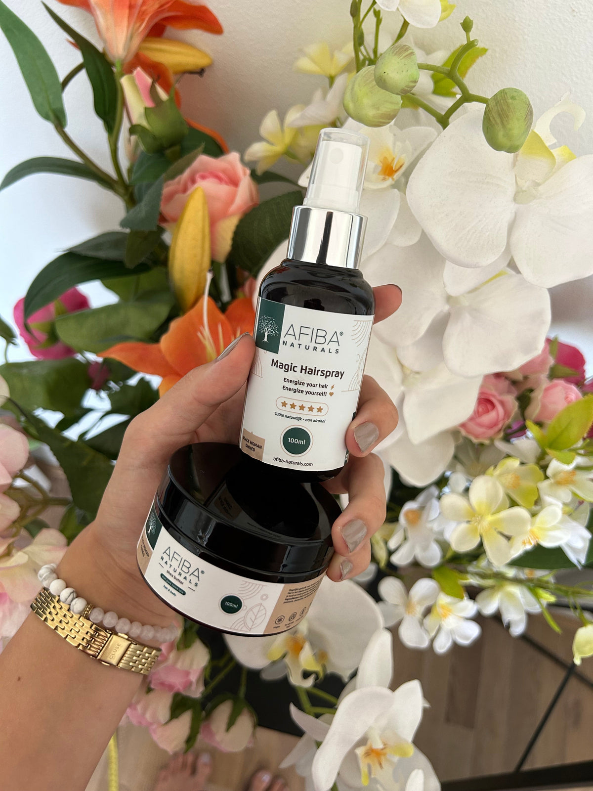 Magic Hairspray en Shea Butter in een eenvoudige routine voor krullend haar