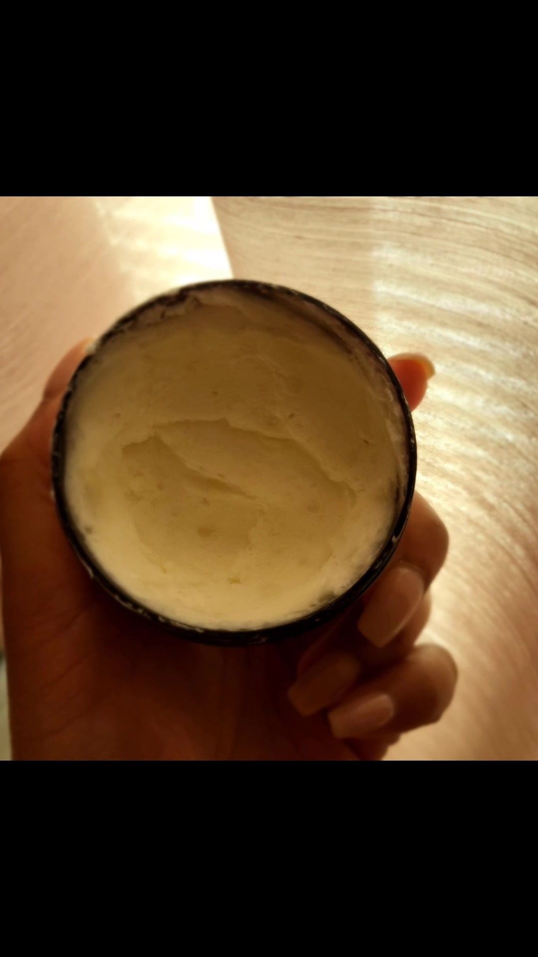 Textuur van Afiba Naturals shea butter voor de huid